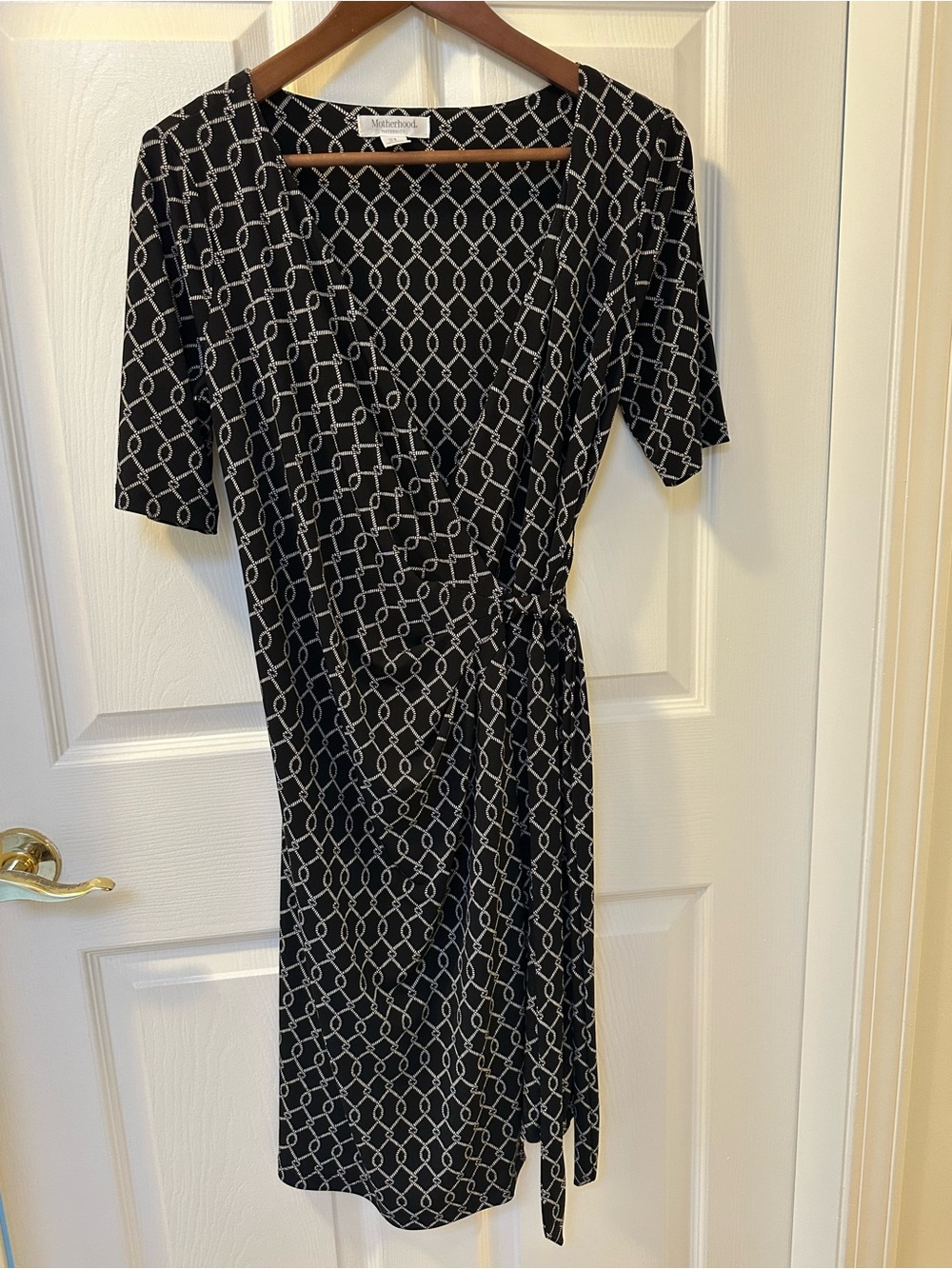 Motherhood Maternity Wrap Dress - Black & White Chain Pattern - Small - Picture 4 of 8